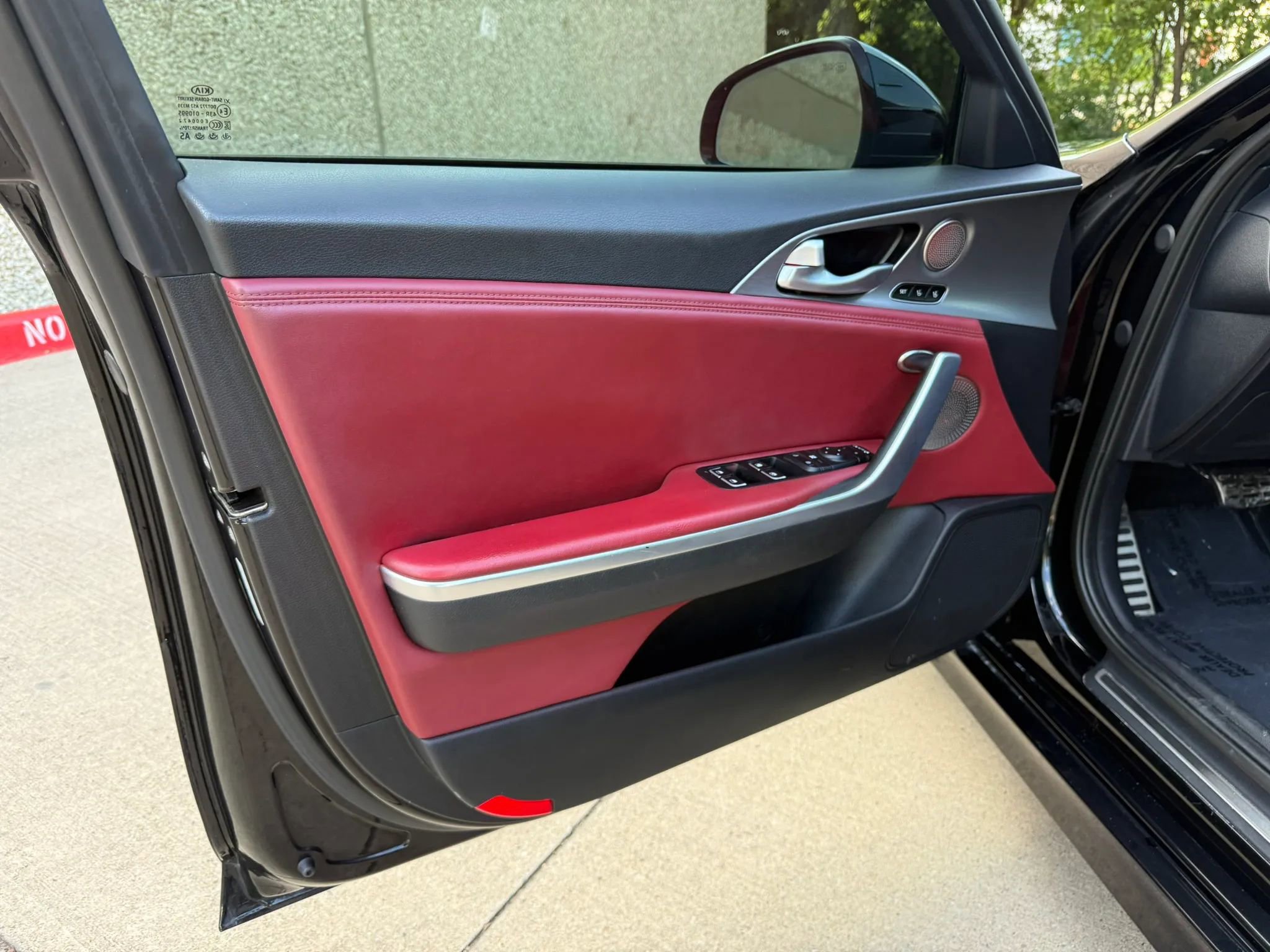 Used 2018 Kia Stinger GT1 RWD image 8