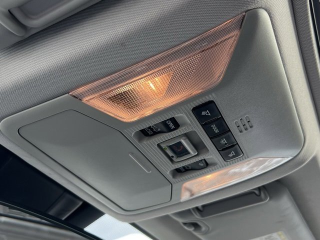 Used 2020 Toyota RAV4 XLE image 27