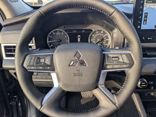 New 2026 Mitsubishi Outlander SE FWD image 34