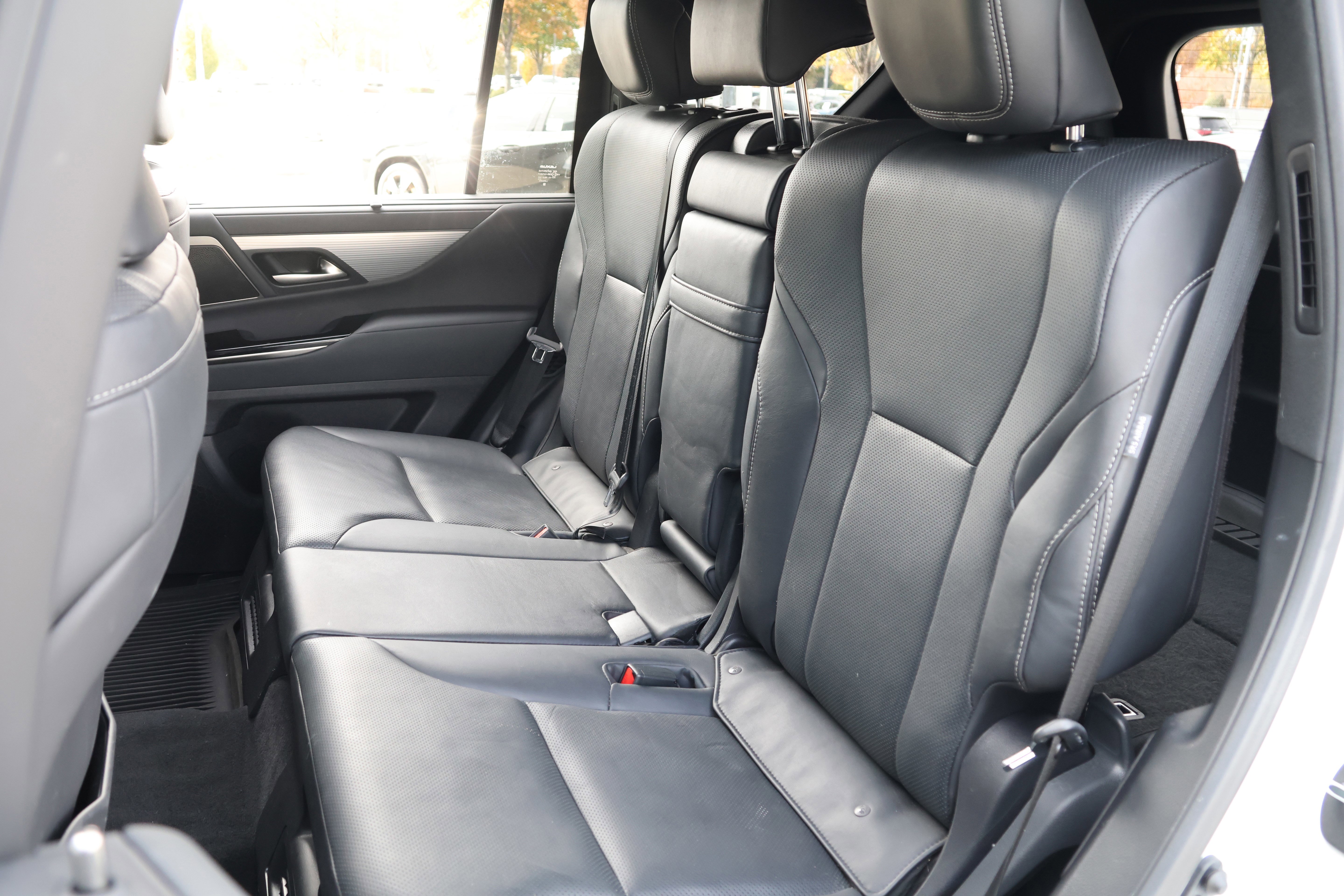 Used 2023 Lexus LX 600 F Sport image 38