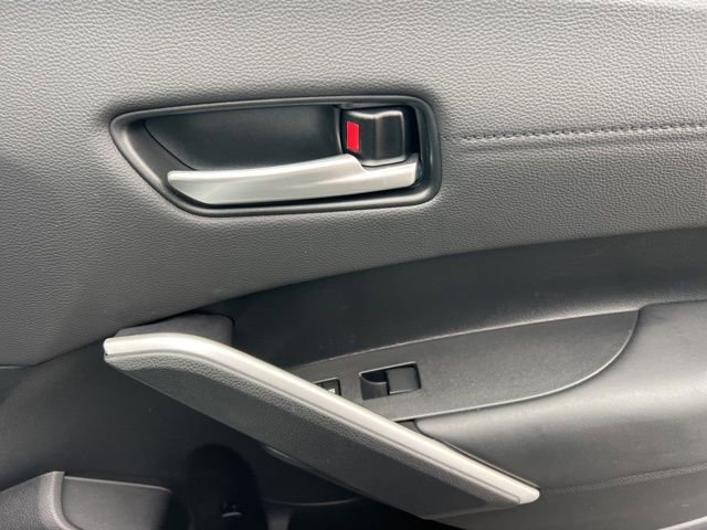 Used 2025 Toyota Corolla Cross XLE image 33
