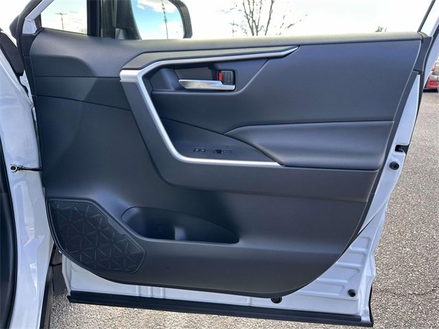 Used 2025 Toyota RAV4 XLE image 10