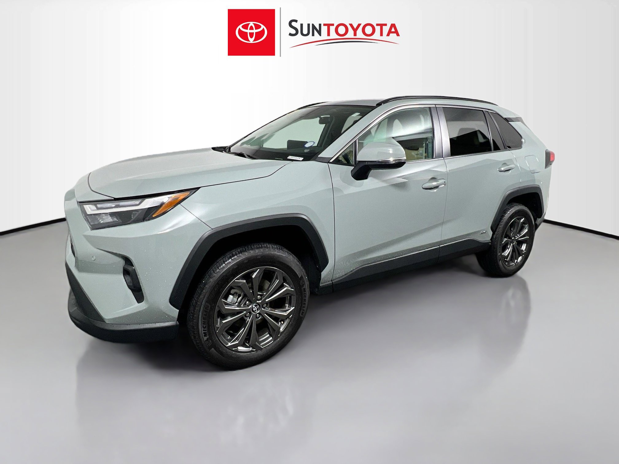 Used 2023 Toyota RAV4 XLE Premium image 9