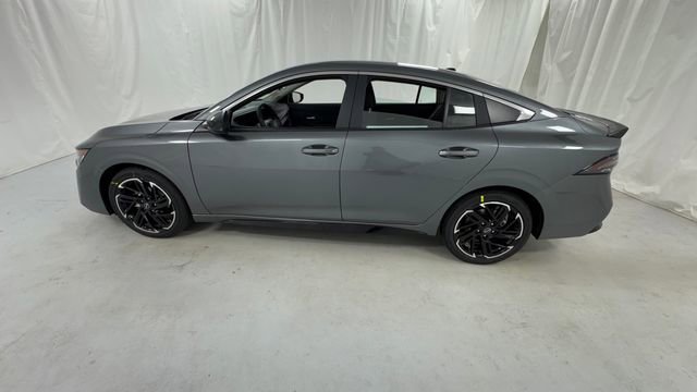 New 2026 Nissan Sentra SR FWD image 6