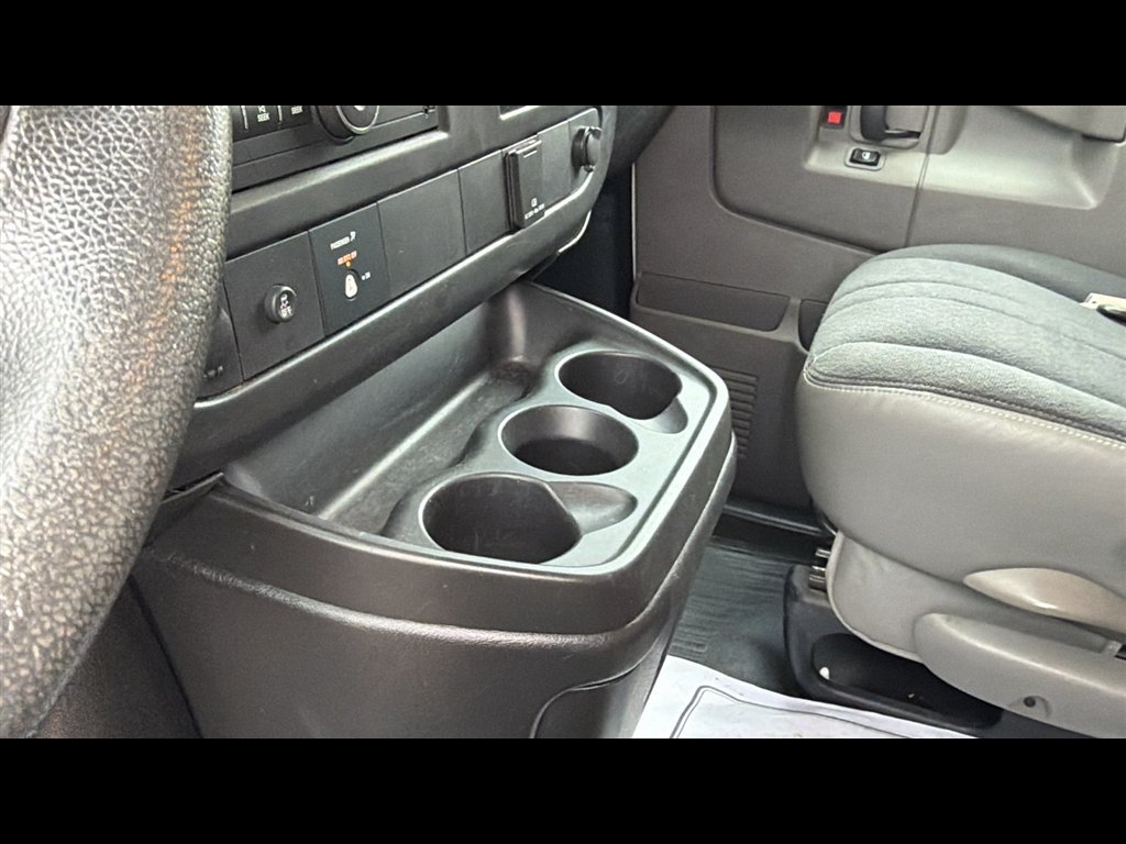 Used 2018 Chevrolet Express 2500 w/ Driver Convenience Package RWD image 17