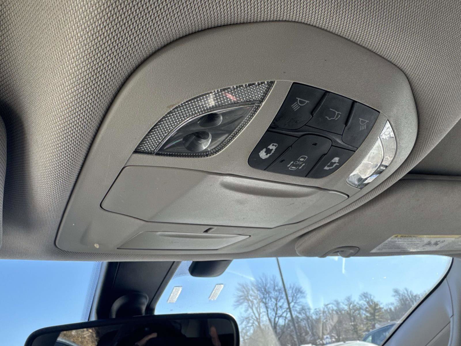 Used 2019 Chrysler Pacifica Touring-L image 26