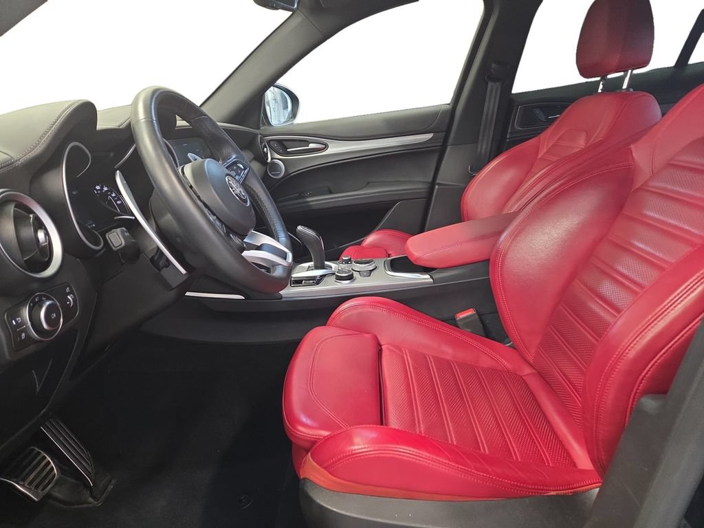 Used 2023 Alfa Romeo Stelvio Veloce AWD/4WD image 23
