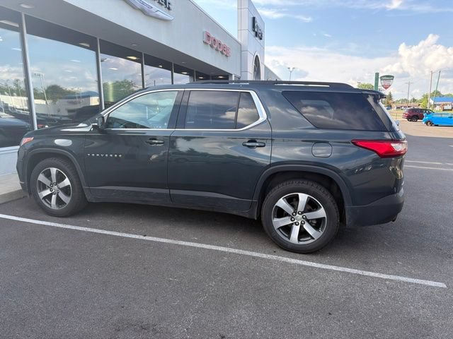 Used 2020 Chevrolet Traverse LT w/ LT Premium Package FWD image 2