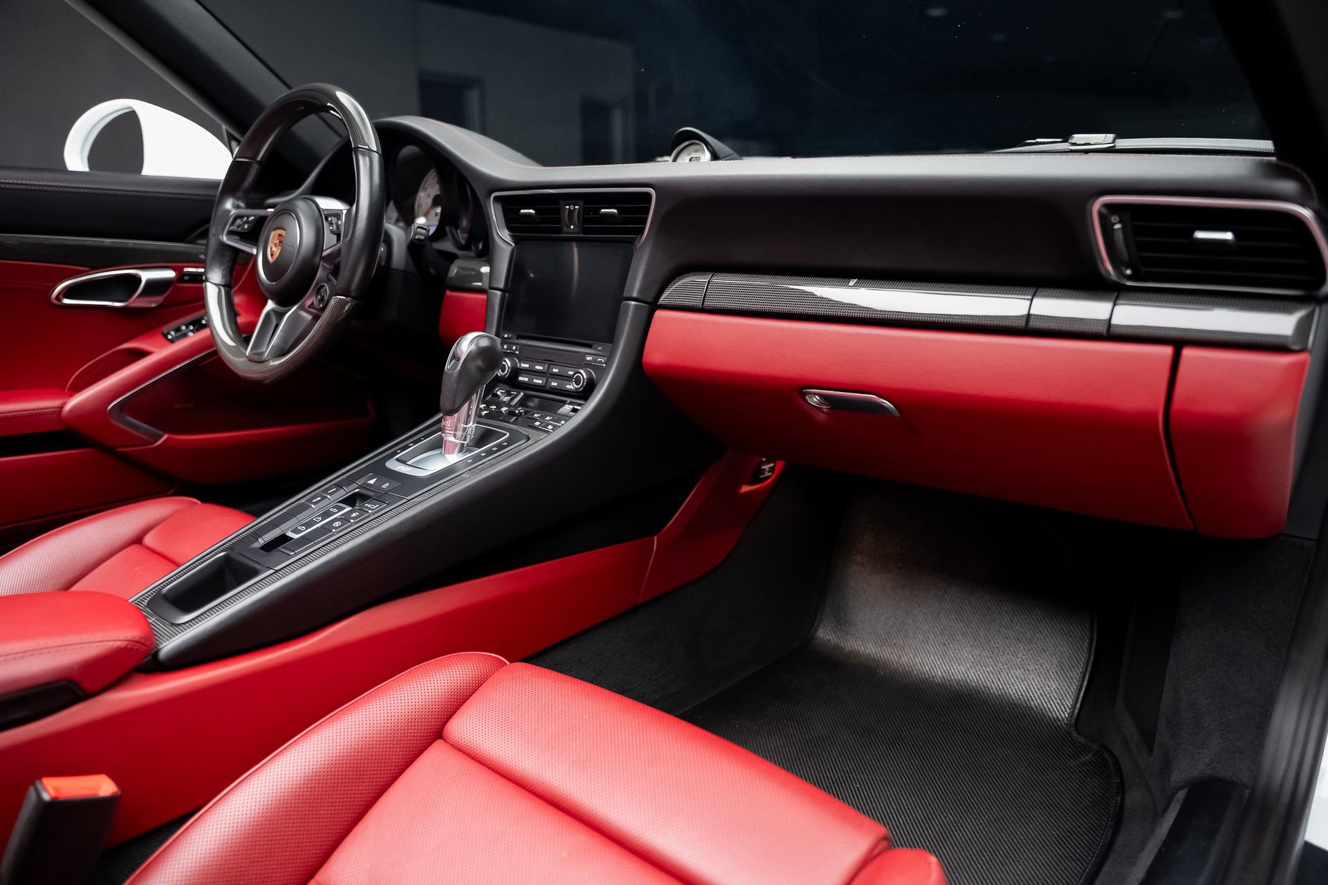 Used 2019 Porsche 911 Turbo image 65