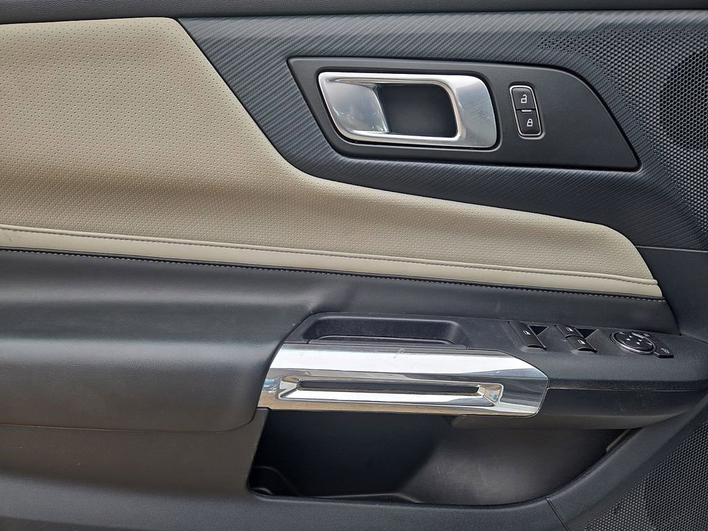 Used 2024 Ford Mustang Premium image 16