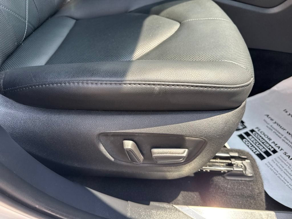 Certified 2020 Toyota Highlander Platinum AWD/4WD image 39