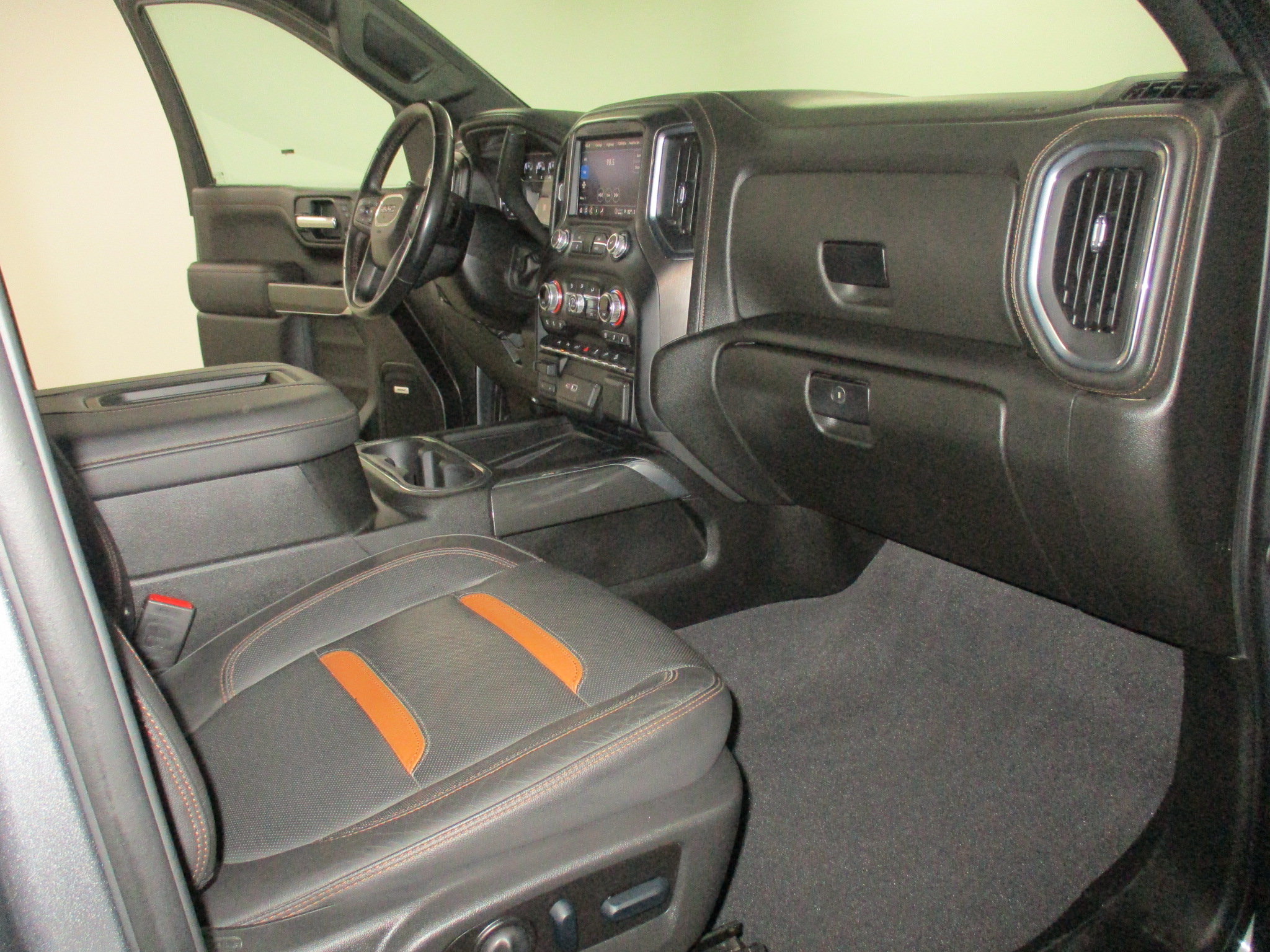 Certified 2022 GMC Sierra 1500 AT4 w/ AT4 Premium Package AWD/4WD image 17
