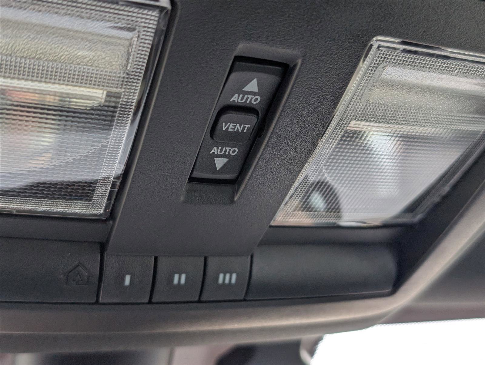 Used 2023 Dodge Challenger R/T w/ Plus Package image 30