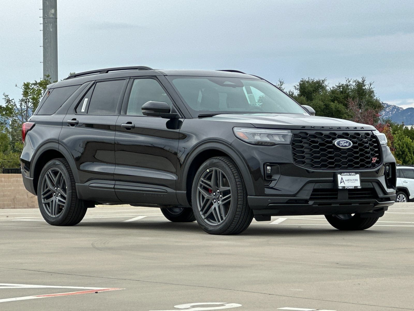 New 2025 Ford Explorer ST-Line w/ Premium Package RWD image 9
