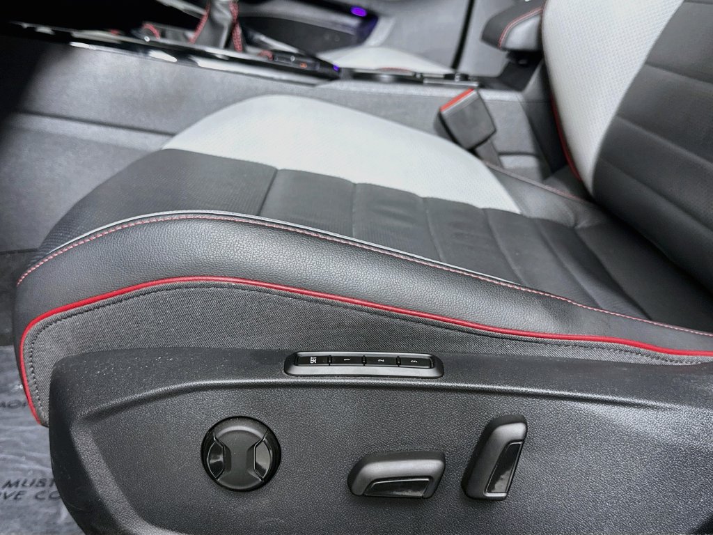 Used 2024 Volkswagen GTI SE FWD image 25