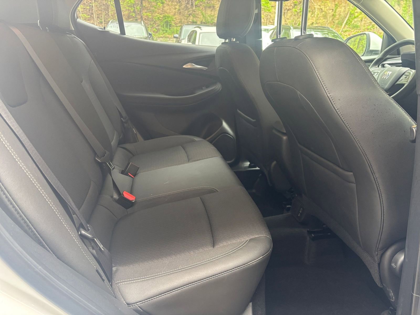 Used 2025 Buick Encore GX Preferred AWD/4WD image 38