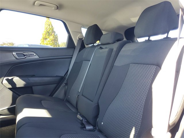 Used 2023 Kia Sportage LX image 9