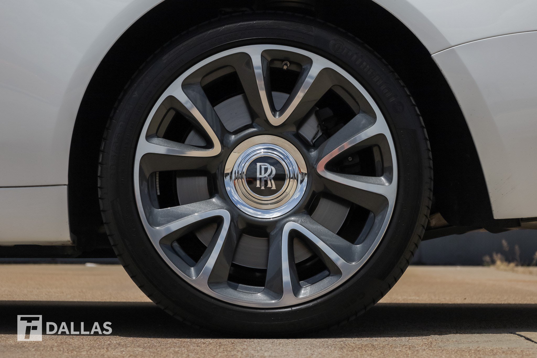 Used 2019 Rolls-Royce Wraith RWD image 9