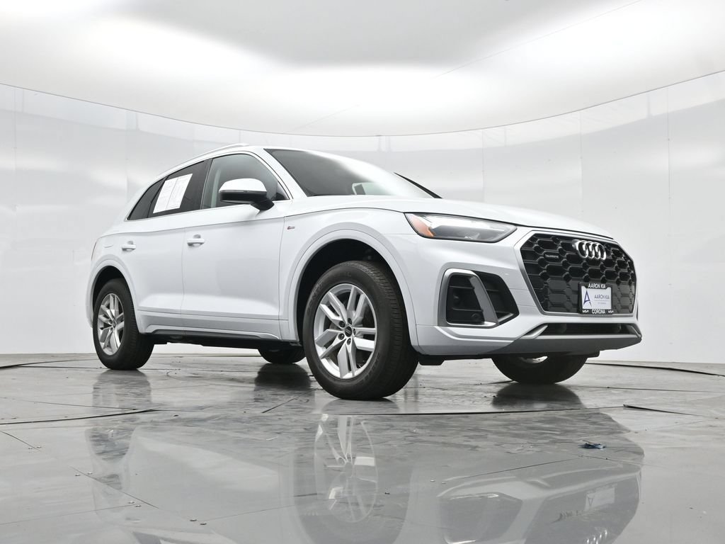 Used 2023 Audi Q5 2.0T Premium w/ Convenience Package AWD/4WD image 2