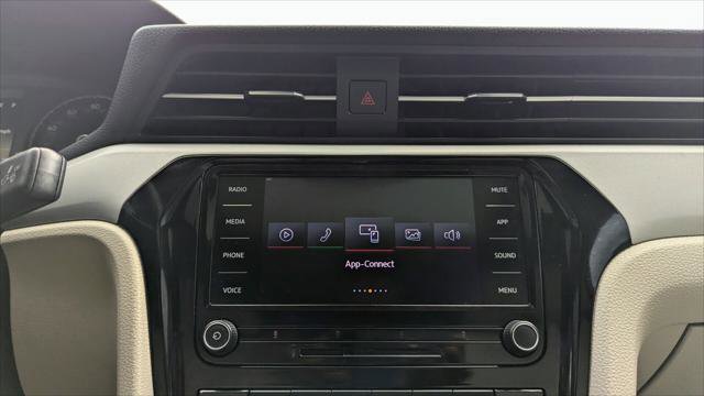 Used 2021 Volkswagen Passat 2.0T SE image 28