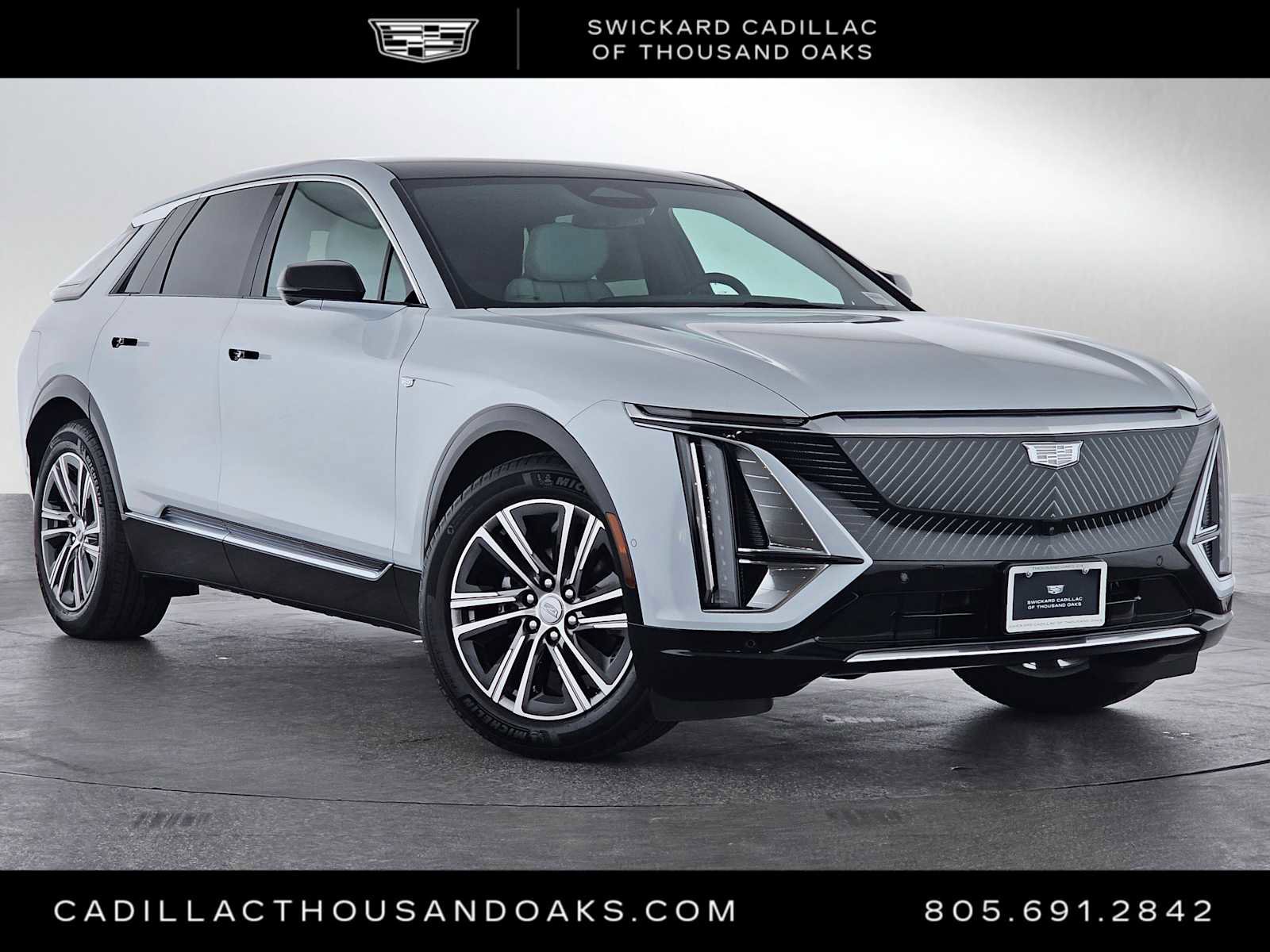 Used 2026 Cadillac Lyriq Luxury w/ LPO, Floor Liner Package image 1