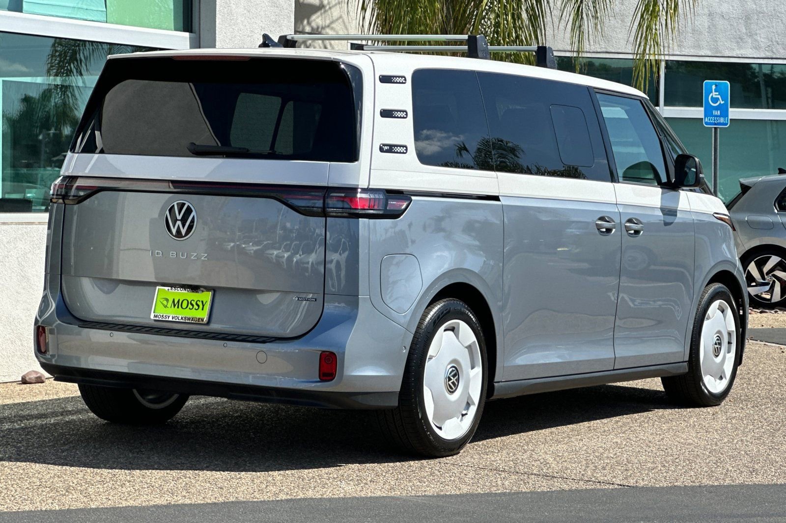 New 2025 Volkswagen ID. Buzz 1st Edition image 4