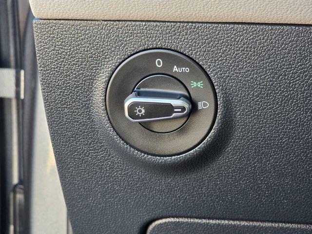 Used 2025 Volkswagen Taos S image 40