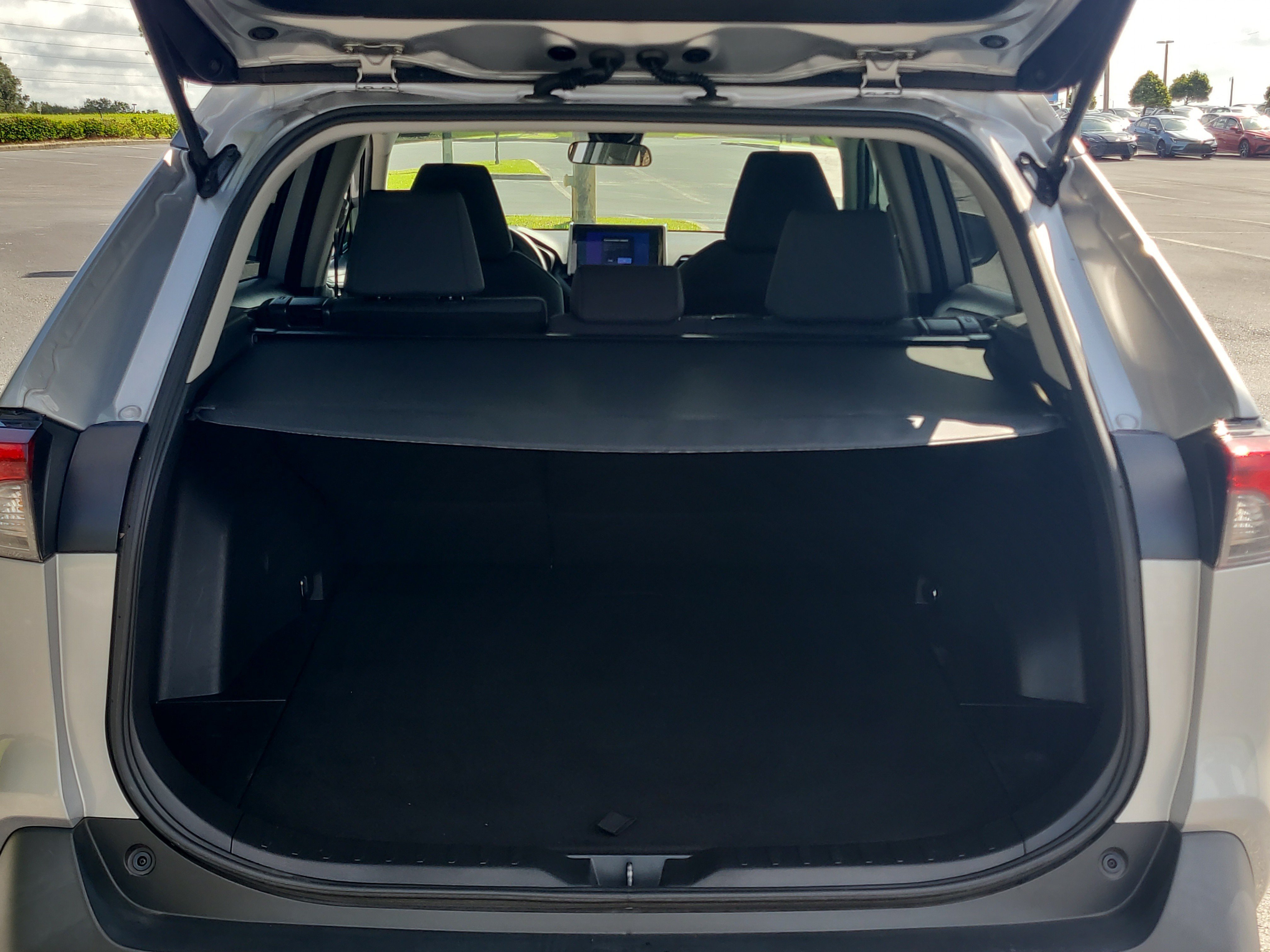 Certified 2025 Toyota RAV4 XLE FWD image 11