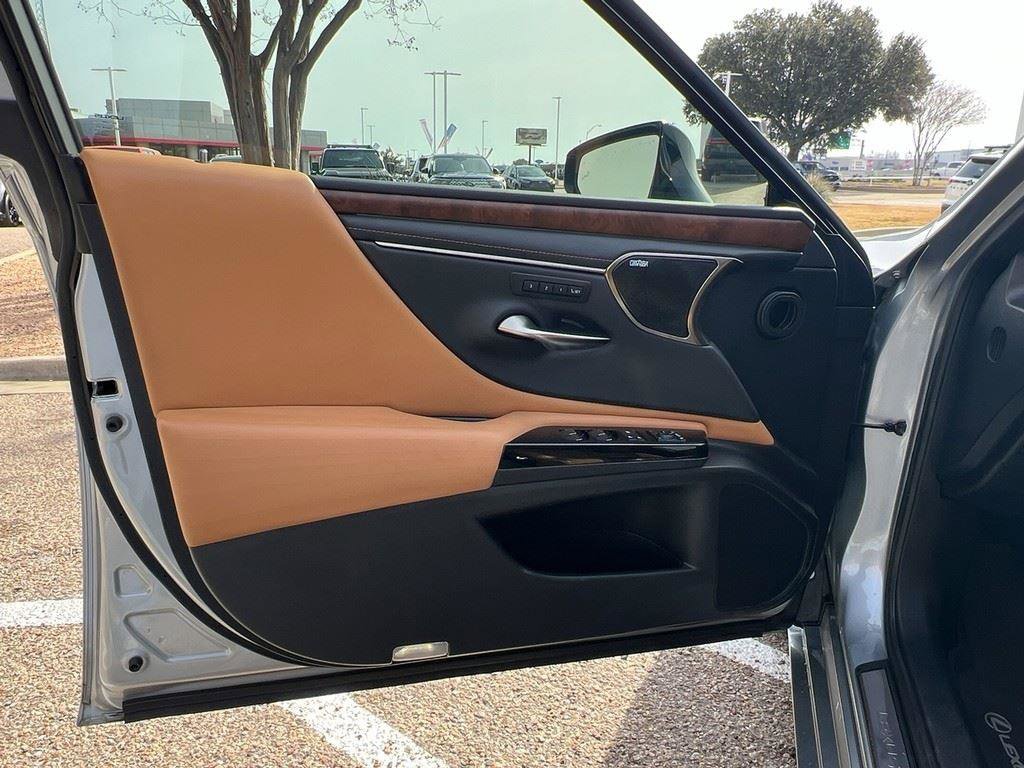 Used 2022 Lexus ES 350 Ultra Luxury image 15