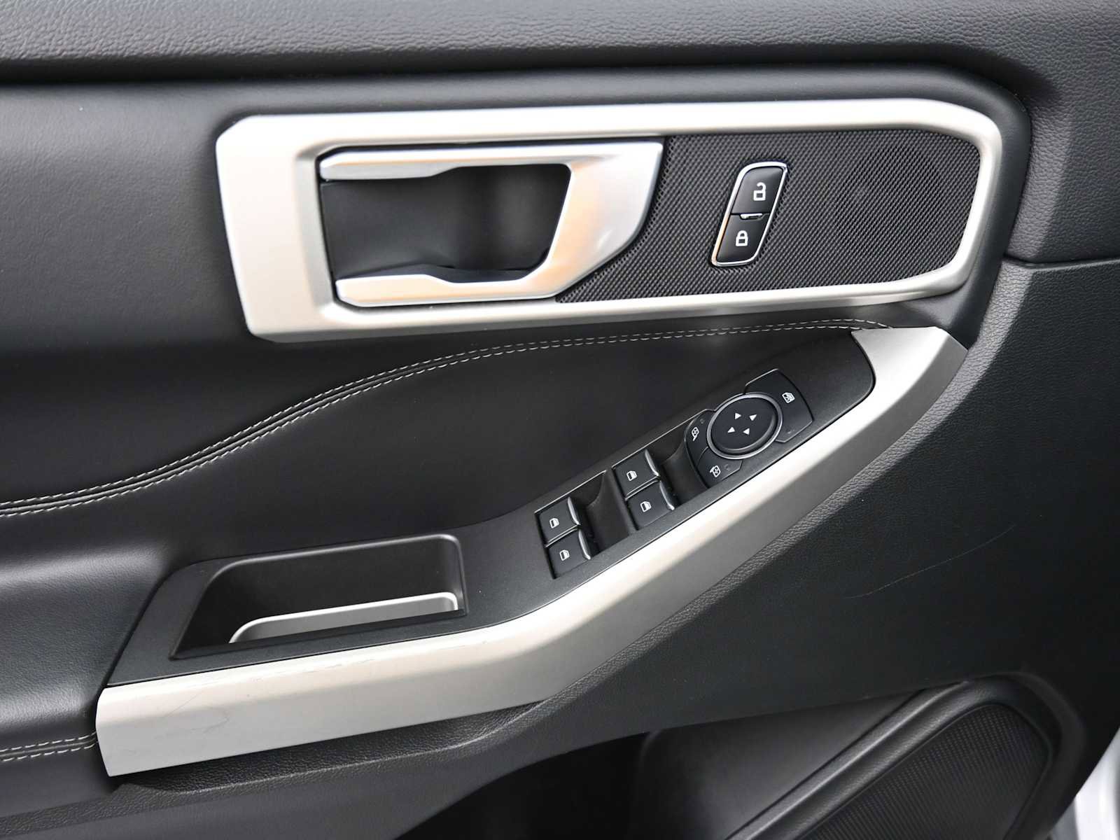 Used 2023 Ford Explorer XLT w/ Equipment Group 202A image 18