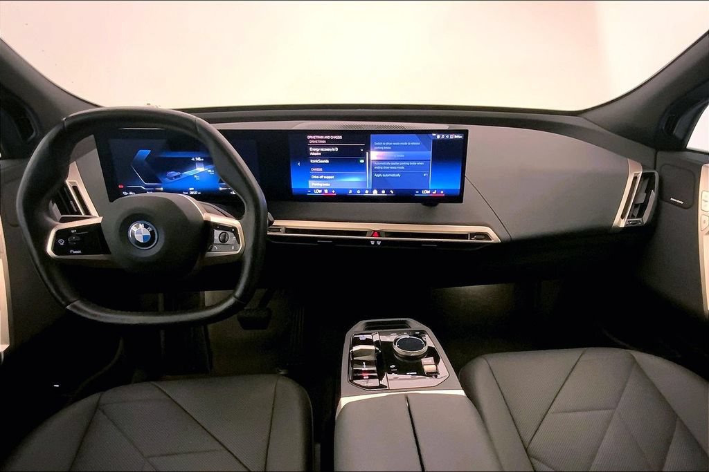Used 2024 BMW iX xDrive50 w/ Premium Package AWD/4WD image 15