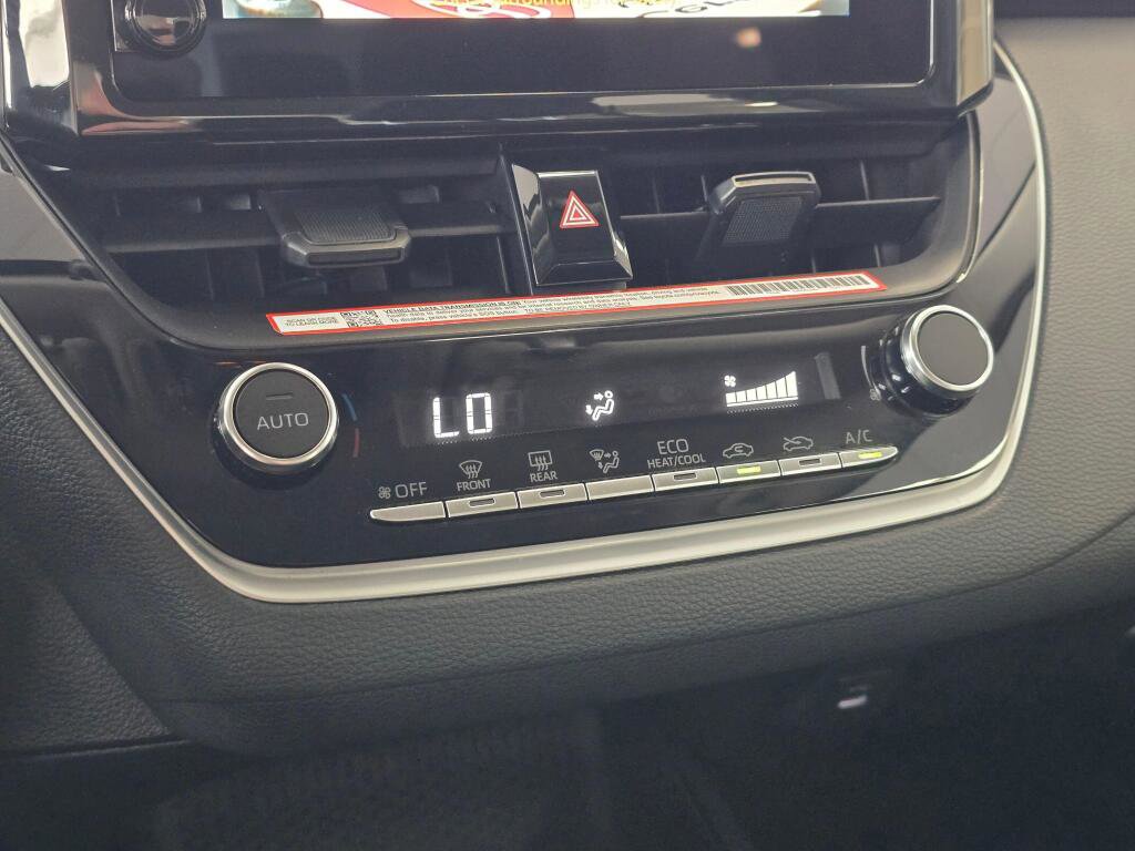 Certified 2025 Toyota Corolla LE FWD image 31