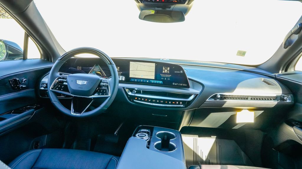 New 2026 Cadillac Lyriq Luxury image 12