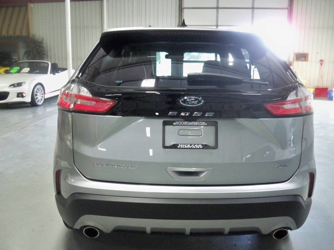 Used 2024 Ford Edge Titanium image 4