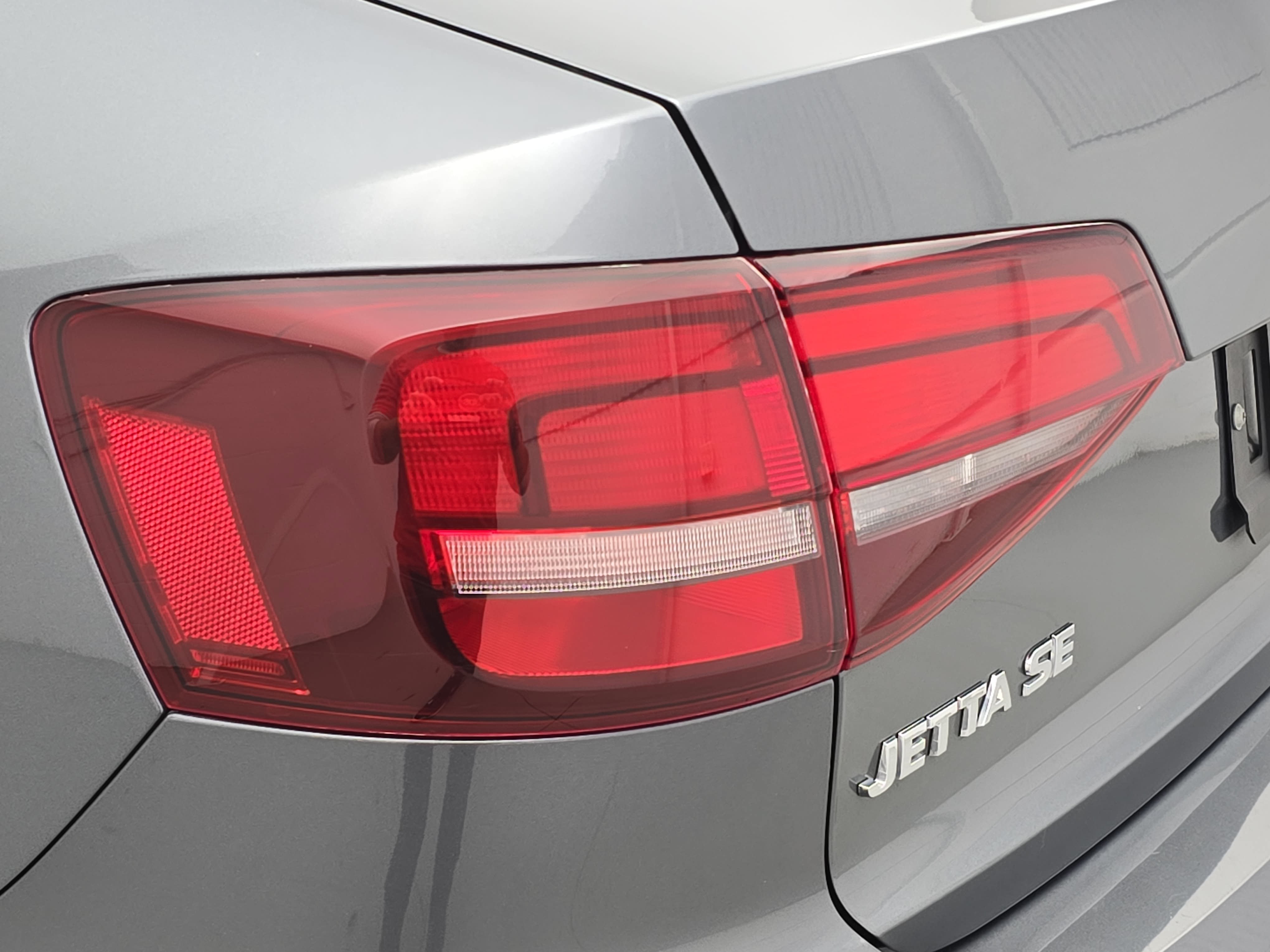 Used 2016 Volkswagen Jetta SE FWD image 33
