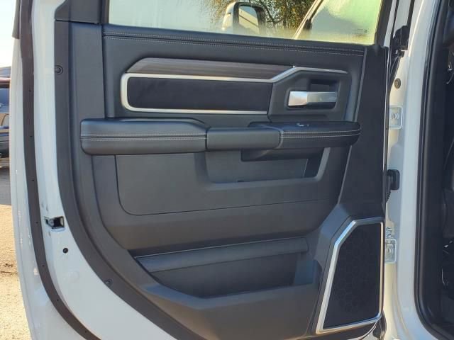 Used 2025 RAM 3500 Laramie image 29