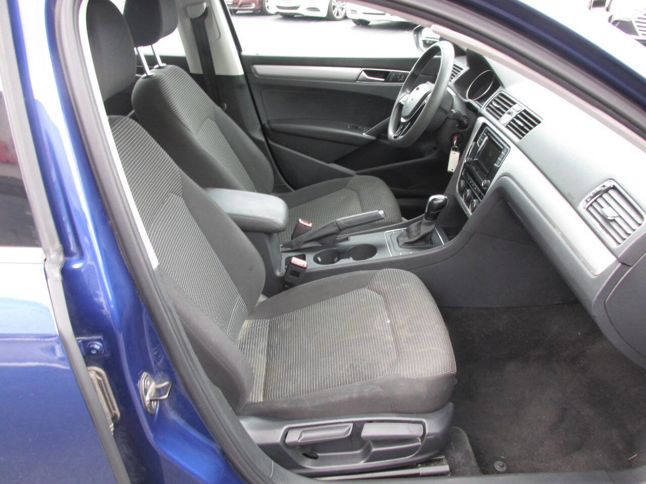 Used 2016 Volkswagen Passat 1.8T S FWD image 20