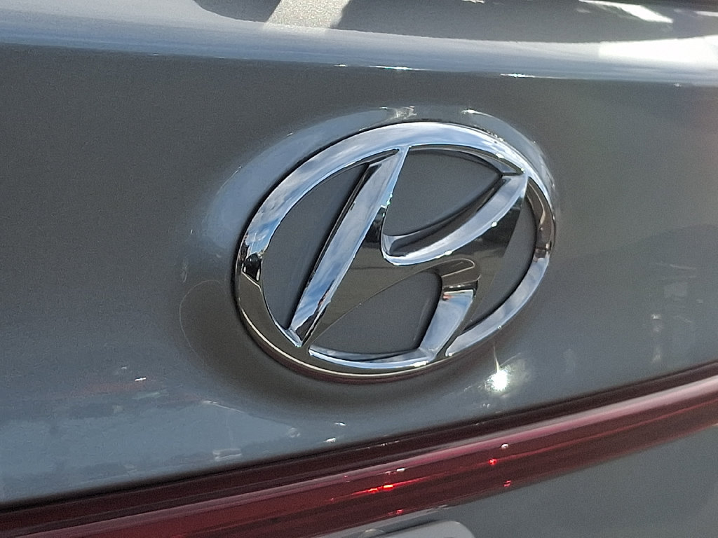 Used 2023 Hyundai Santa Fe SEL w/ Premium Package AWD/4WD image 32