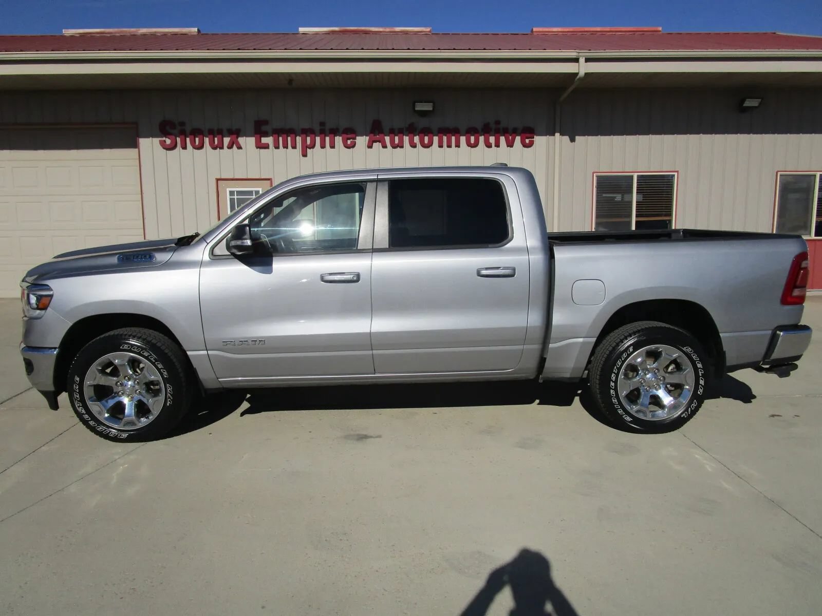 Used 2022 RAM 1500 Big Horn AWD/4WD image 2