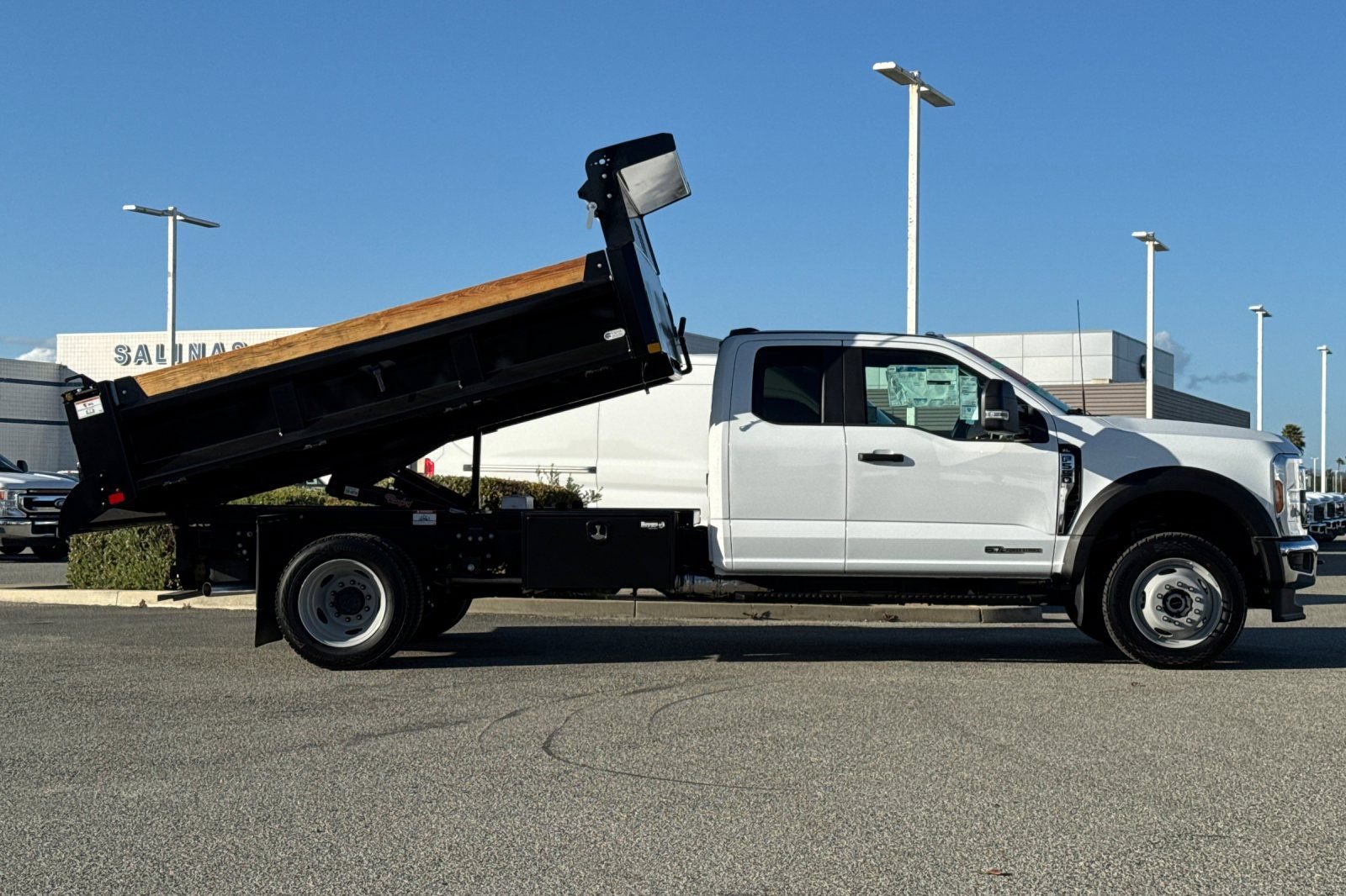 New 2025 Ford F550 4x4 SuperCab Super Duty image 3