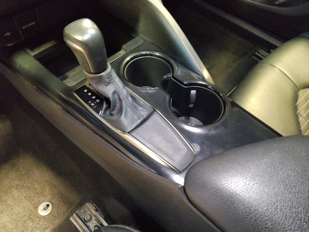 Used 2020 Toyota Camry SE image 26
