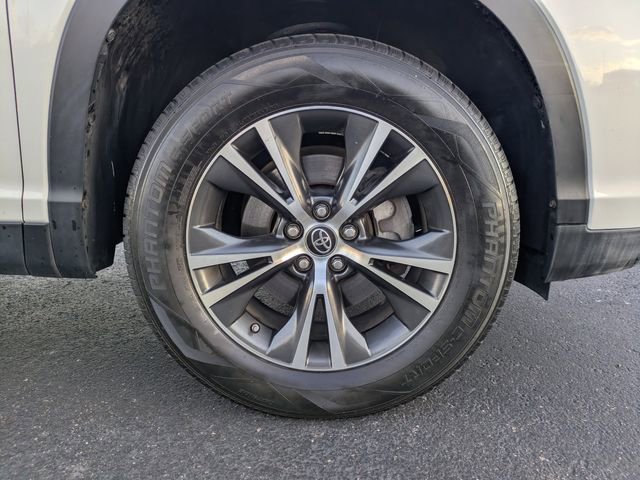 Used 2019 Toyota Highlander LE FWD image 11