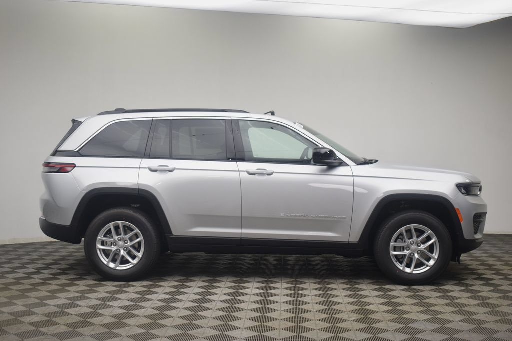 New 2026 Jeep Grand Cherokee Laredo X AWD/4WD image 3
