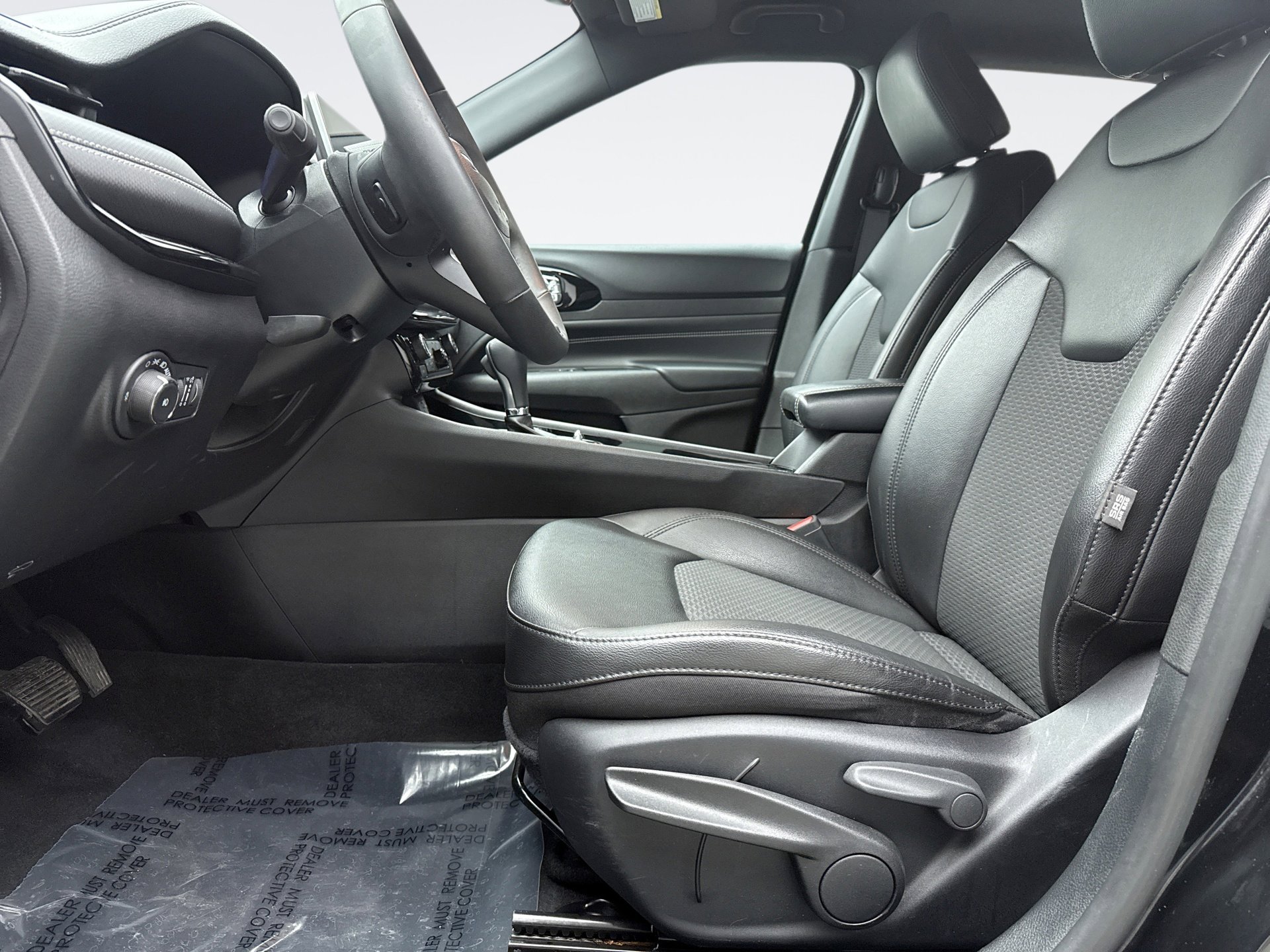 Used 2022 Jeep Compass Latitude image 11