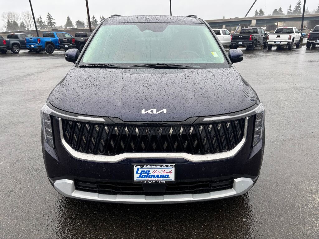 Certified 2025 Kia Carnival EX image 2