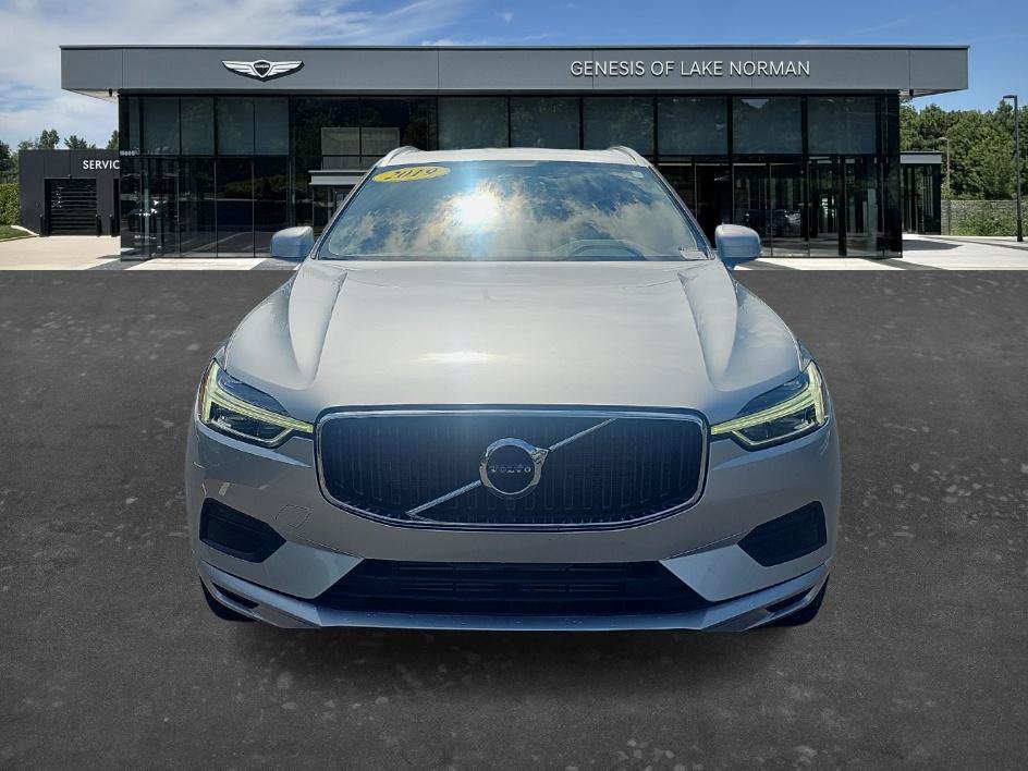 Used 2019 Volvo XC60 T5 Momentum w/ Multimedia Package FWD image 2