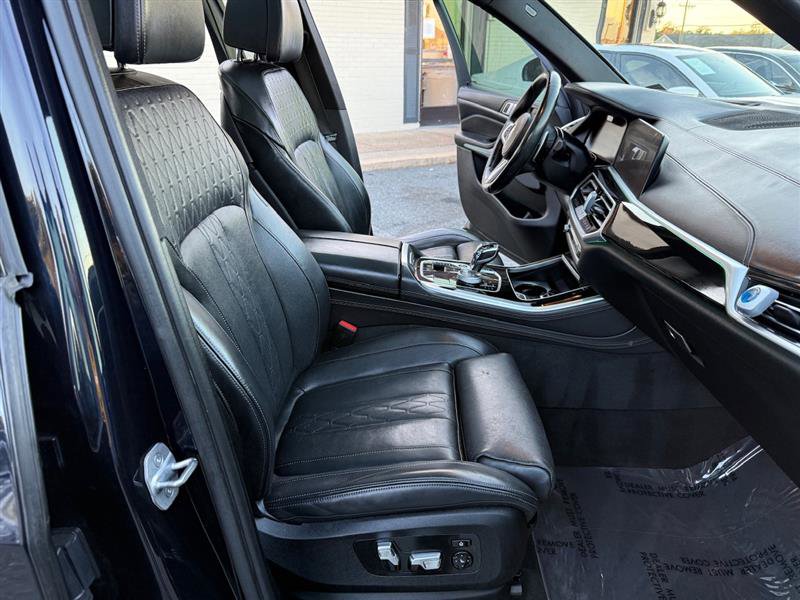 Used 2019 BMW X5 xDrive50i w/ M Sport Package image 14