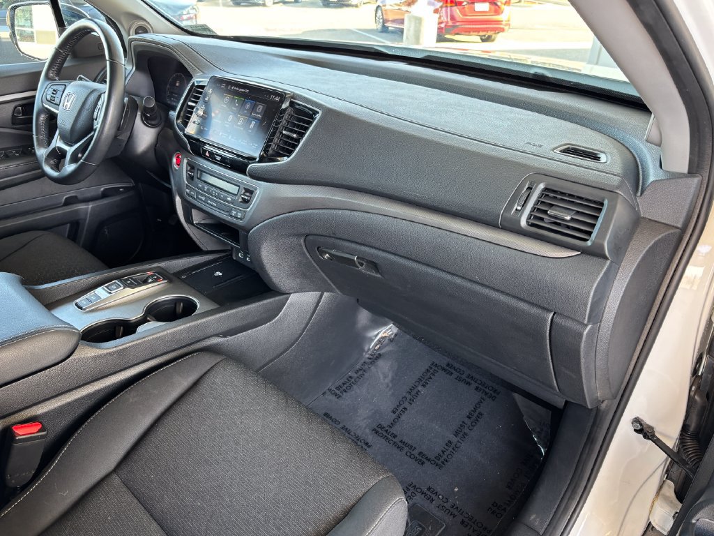 Used 2025 Honda Ridgeline Sport image 21