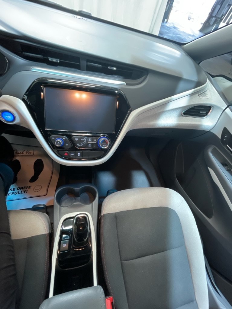 Used 2020 Chevrolet Bolt LT FWD image 24