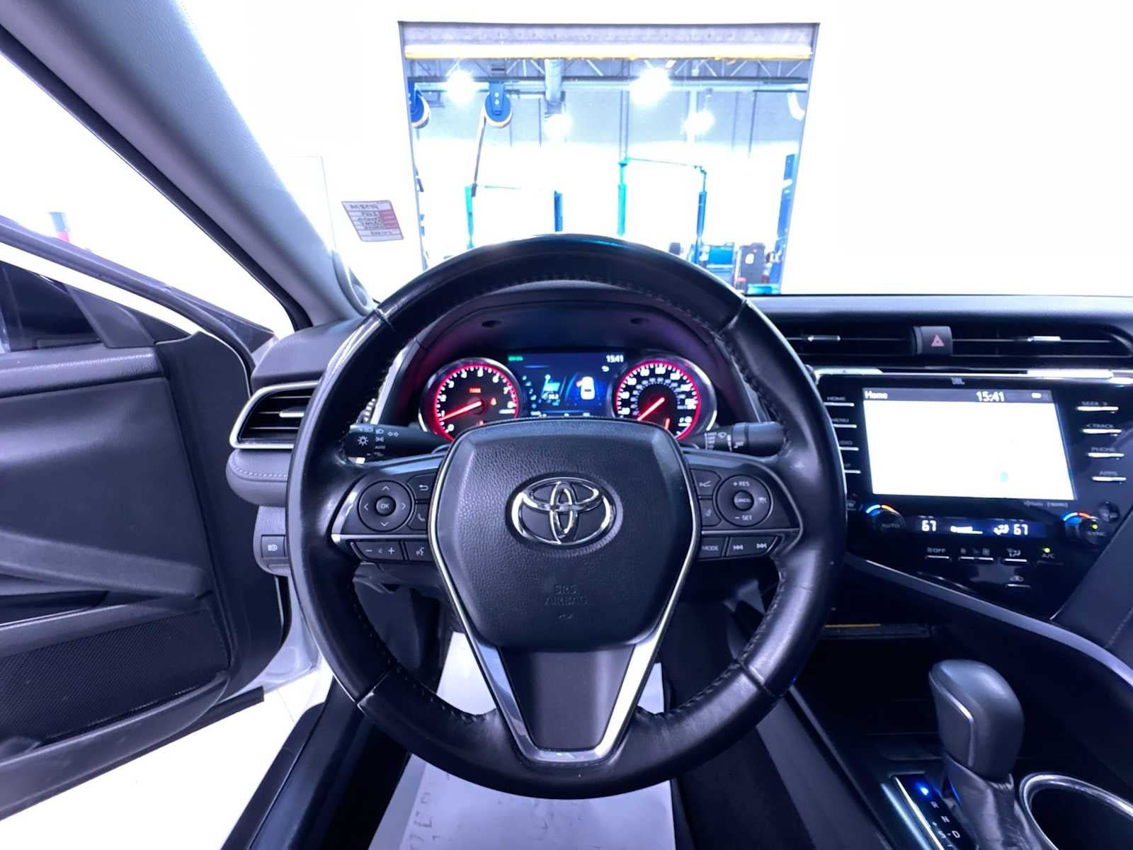Used 2019 Toyota Camry XSE w/ Navigation Package FWD image 15